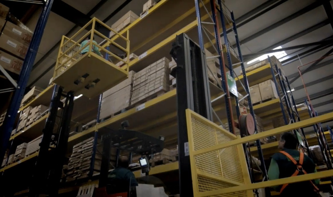 Cesto de segurança para trabalhos em altura